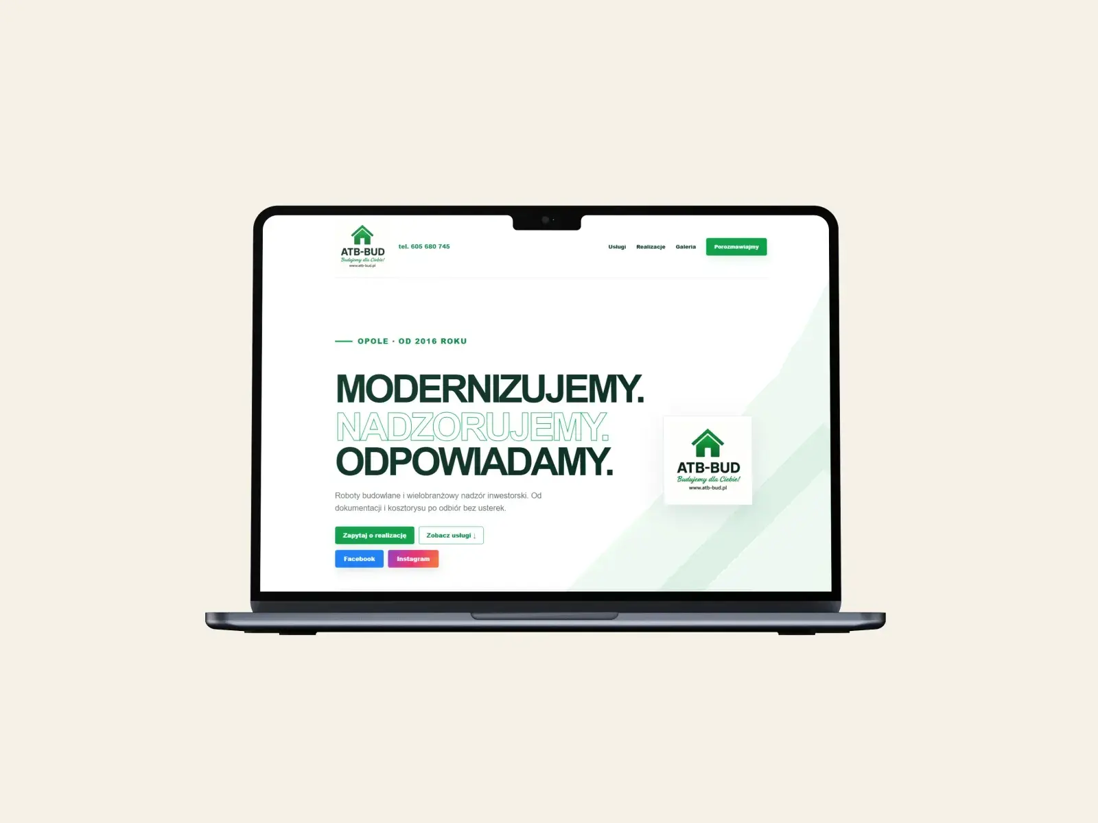Strona ATB Bud na laptopie z hasłem modernizujemy, nadzorujemy, odpowiadamy
